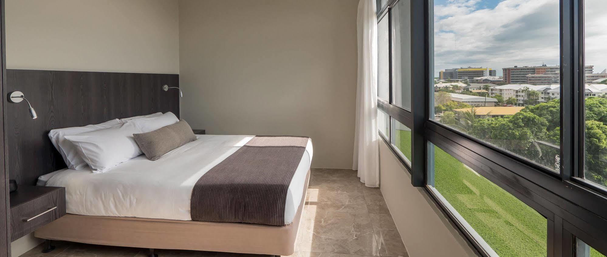 קאירנס Sunshine Tower Hotel מראה חיצוני תמונה
