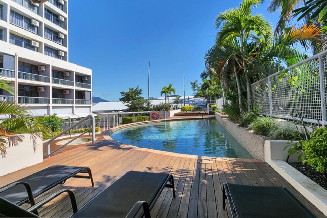 קאירנס Sunshine Tower Hotel מראה חיצוני תמונה