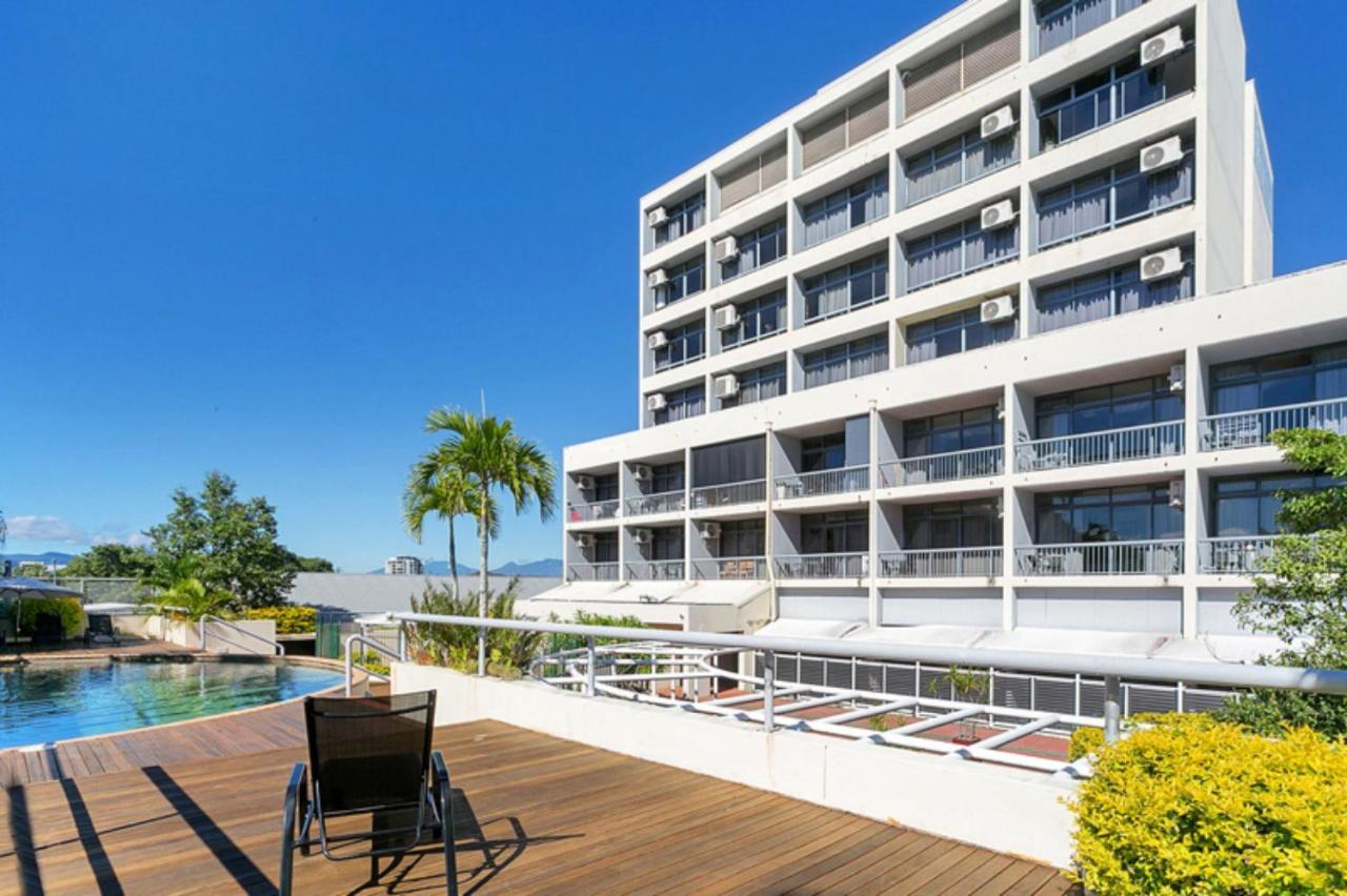קאירנס Sunshine Tower Hotel מראה חיצוני תמונה